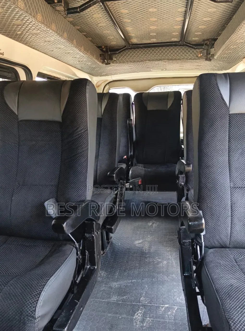 Toyota HiAce 2015 Silver
