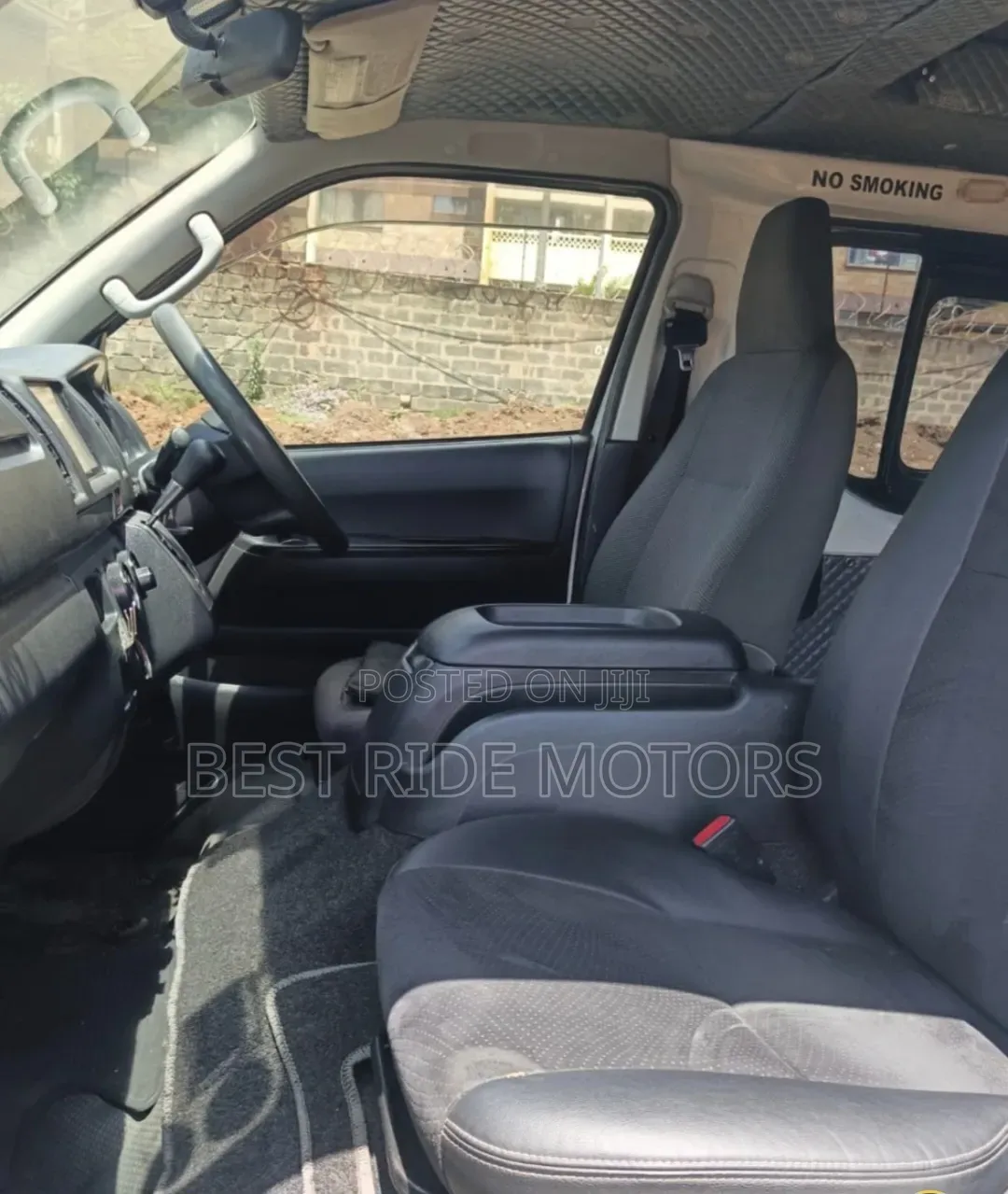 Toyota HiAce 2015 Silver