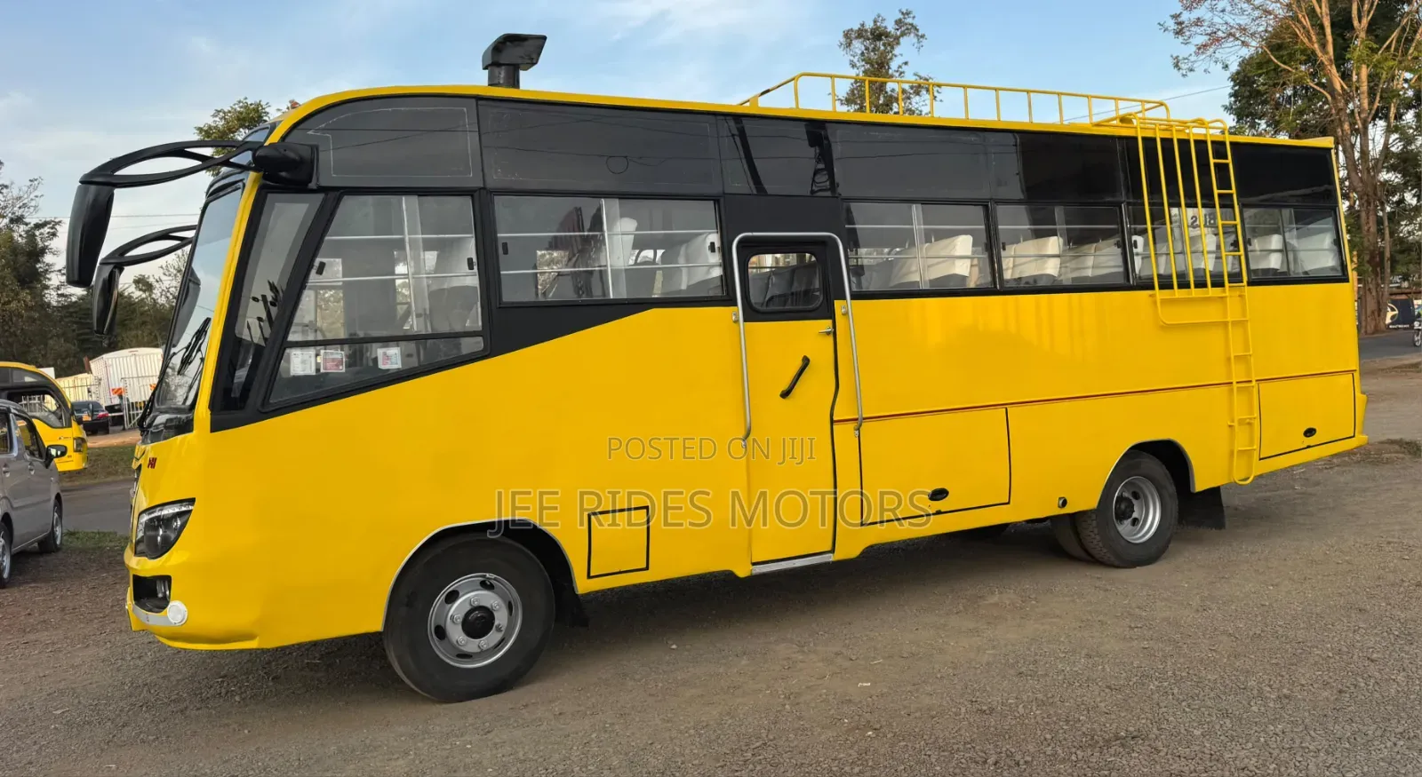 Mitsubishi Fuso Canter 2014 Yellow