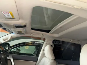 Toyota Land Cruiser Prado 2.8 2019 White