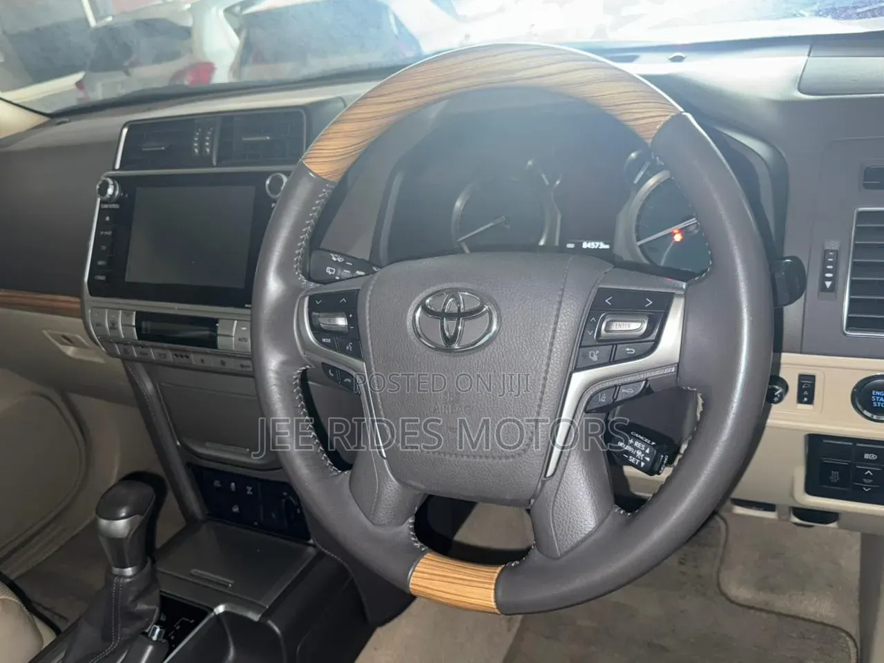 Toyota Land Cruiser Prado 2.8 2019 White