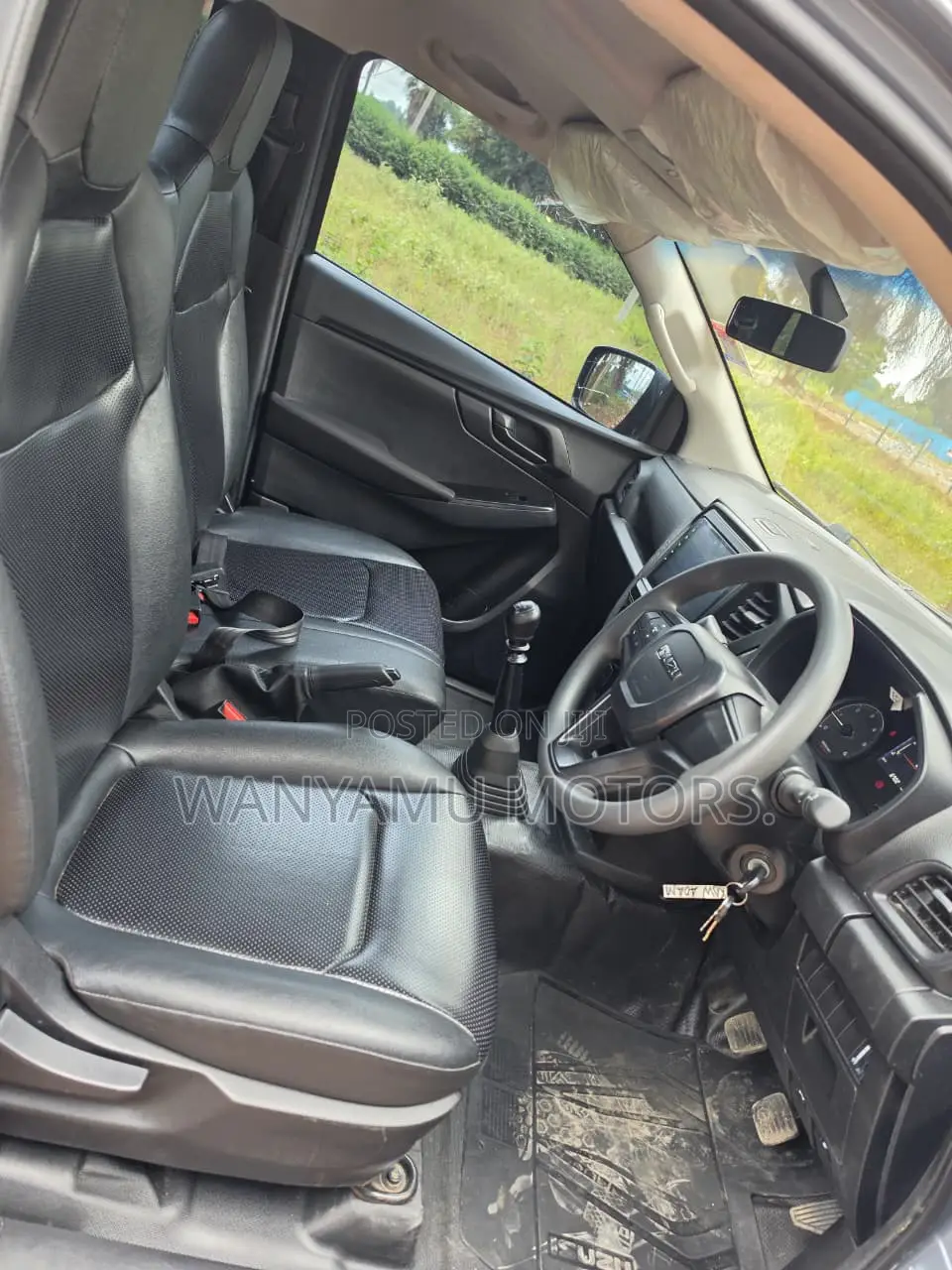 Isuzu D-MAX 2025 Gray
