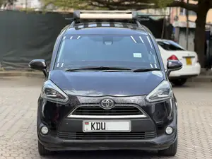 Toyota Sienta 2018