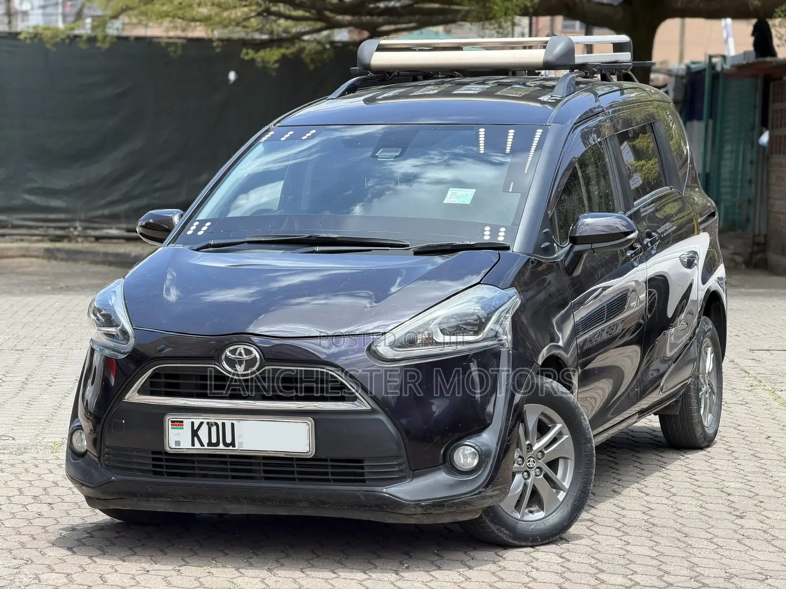 Toyota Sienta 2018