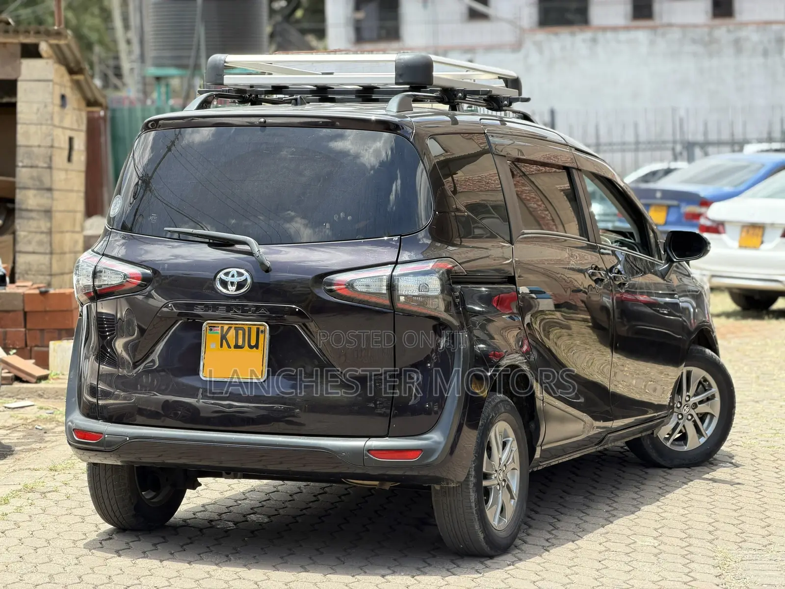 Toyota Sienta 2018