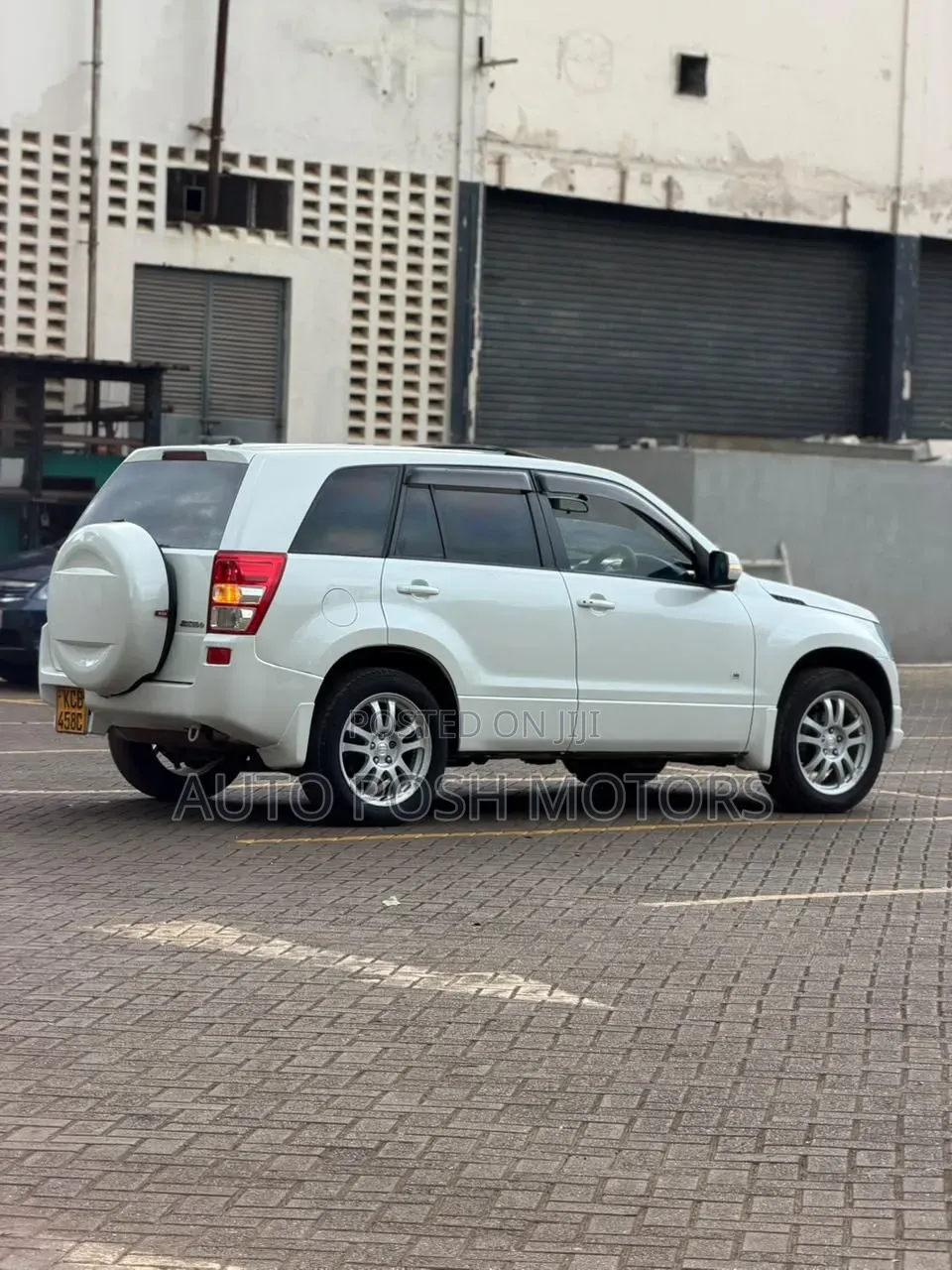 Suzuki Escudo 2010 White