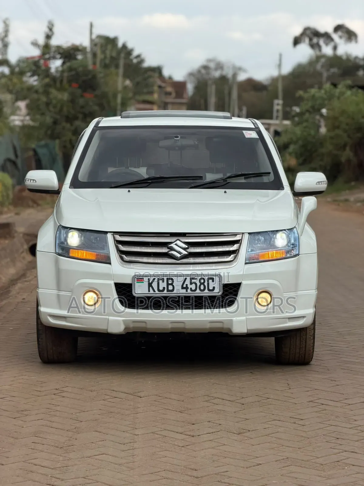 Suzuki Escudo 2010 White