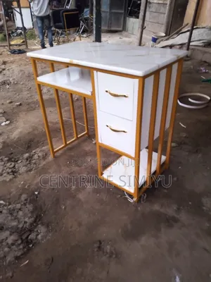 Manicure Table