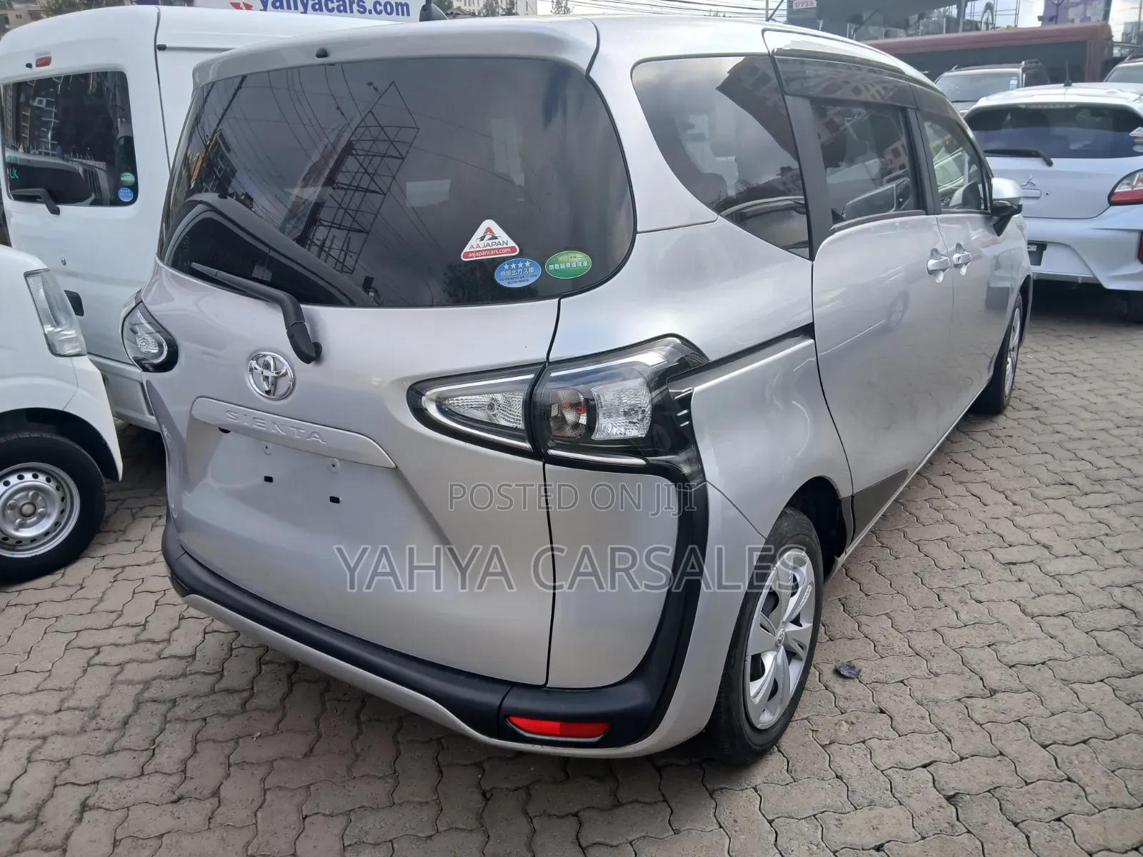 Toyota Sienta 2019 Silver