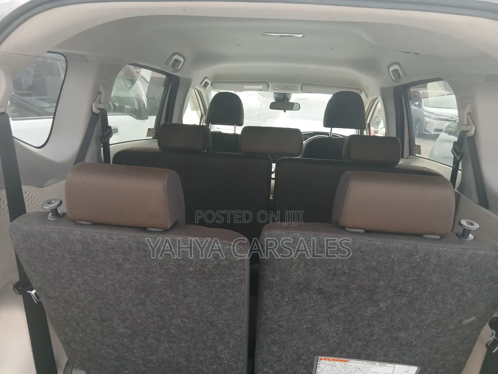 Toyota Sienta 2019 Silver
