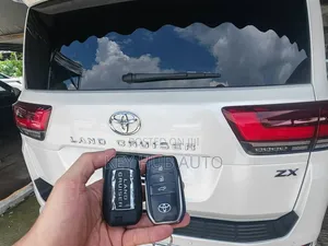Land Cruiser V8 Key Fob Available