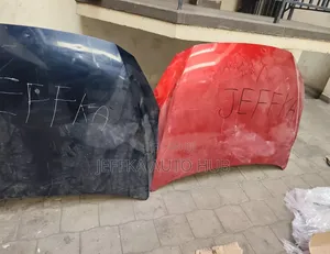 Axela 2018 Bonnet