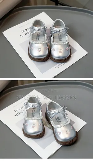 Cutesy Baby Girl Shoes. Sizes 20-31. Silver/Beige Colours.
