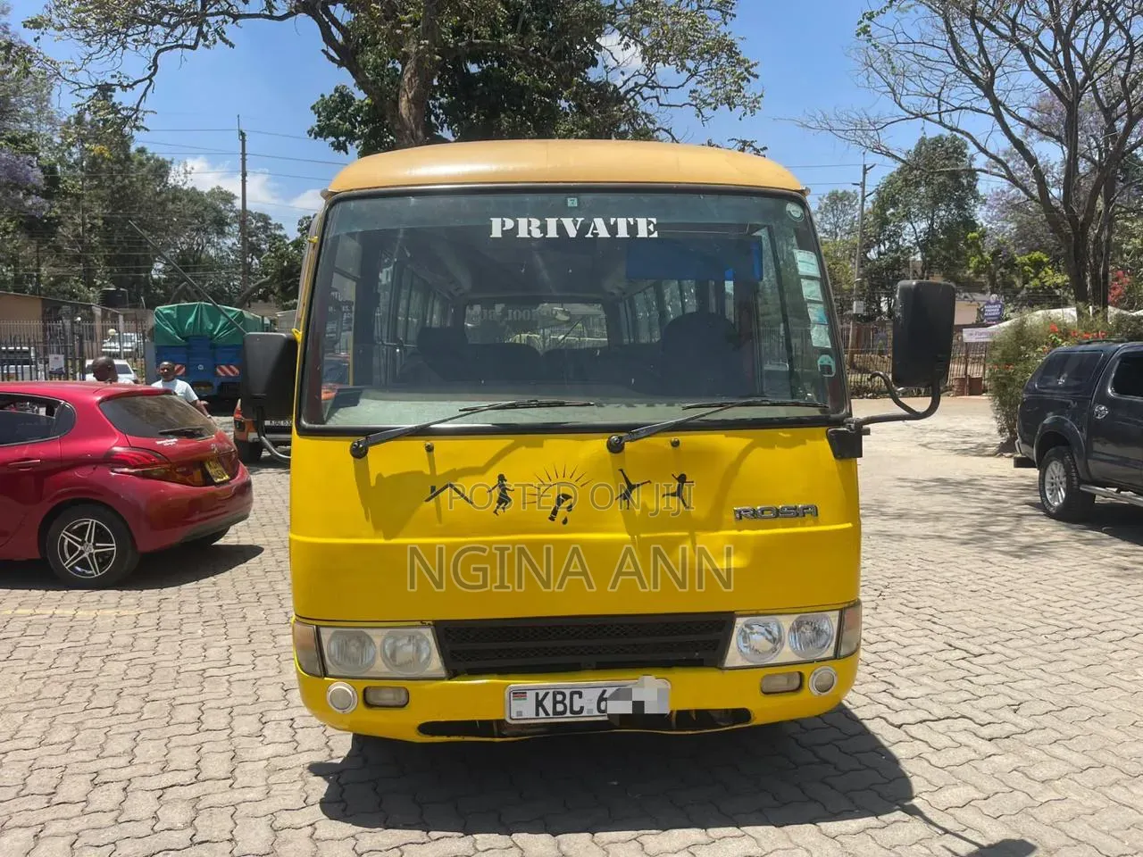 Mitsubishi Fuso Rosa 2004 Yellow