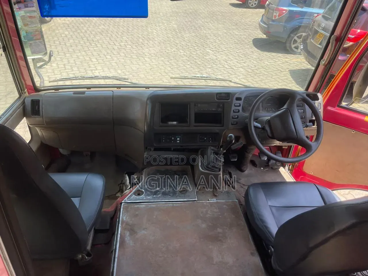 Mitsubishi Fuso Rosa 2004 Yellow
