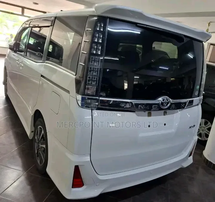 Toyota Noah 2019 White