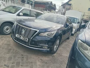 Toyota Crown 2016 Blue
