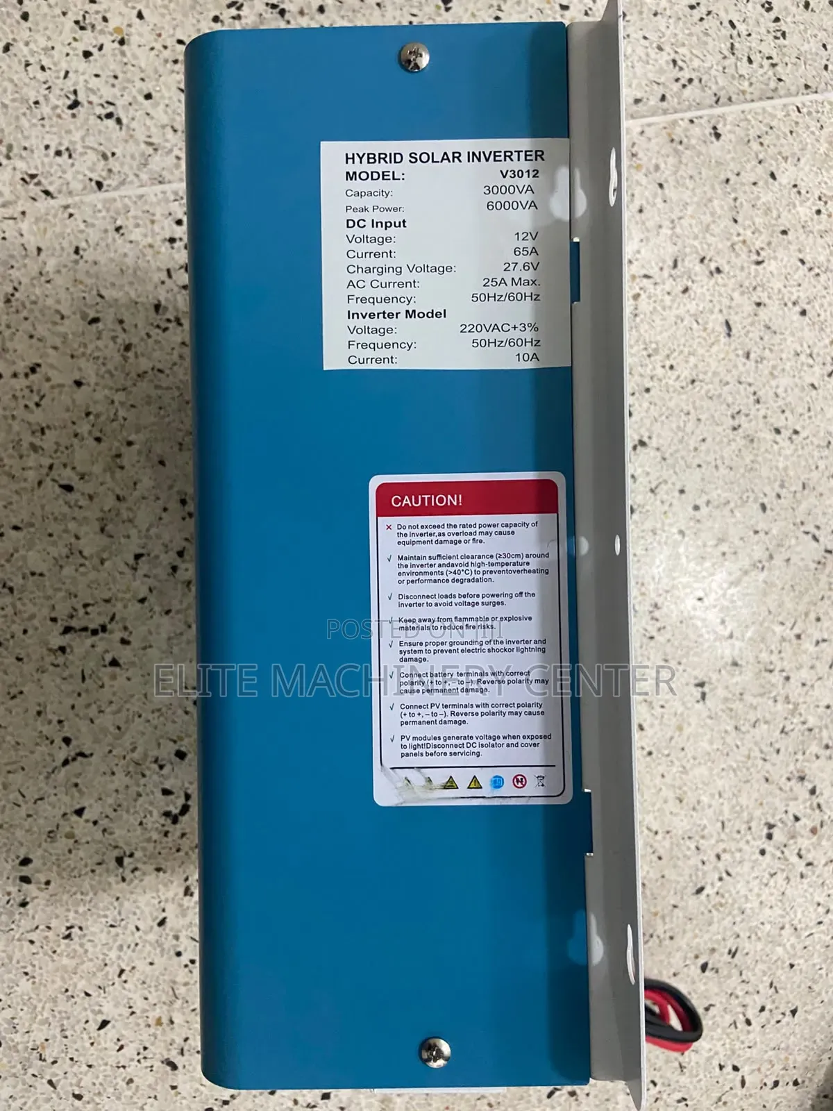 SNADI 1.5kVA (1kW) Low Frequency MPPT Hybrid Solar Inverter.