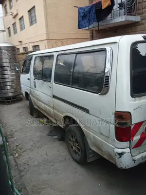Toyota HiAce 1998 White