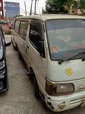 Toyota HiAce 1998 White