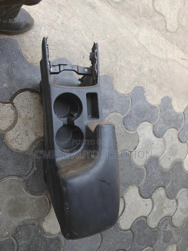 Toyota Hilux Vigo Center Console - main view