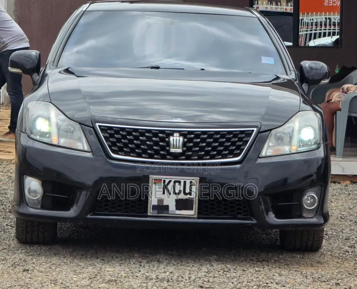 Toyota Crown 2012 Black