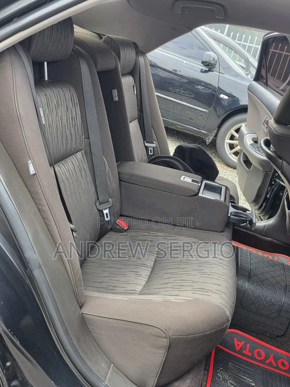 Toyota Crown 2012 Black
