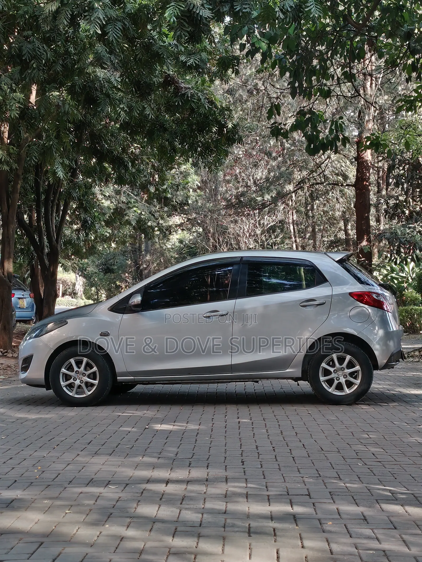 Mazda Demio 2012 Silver