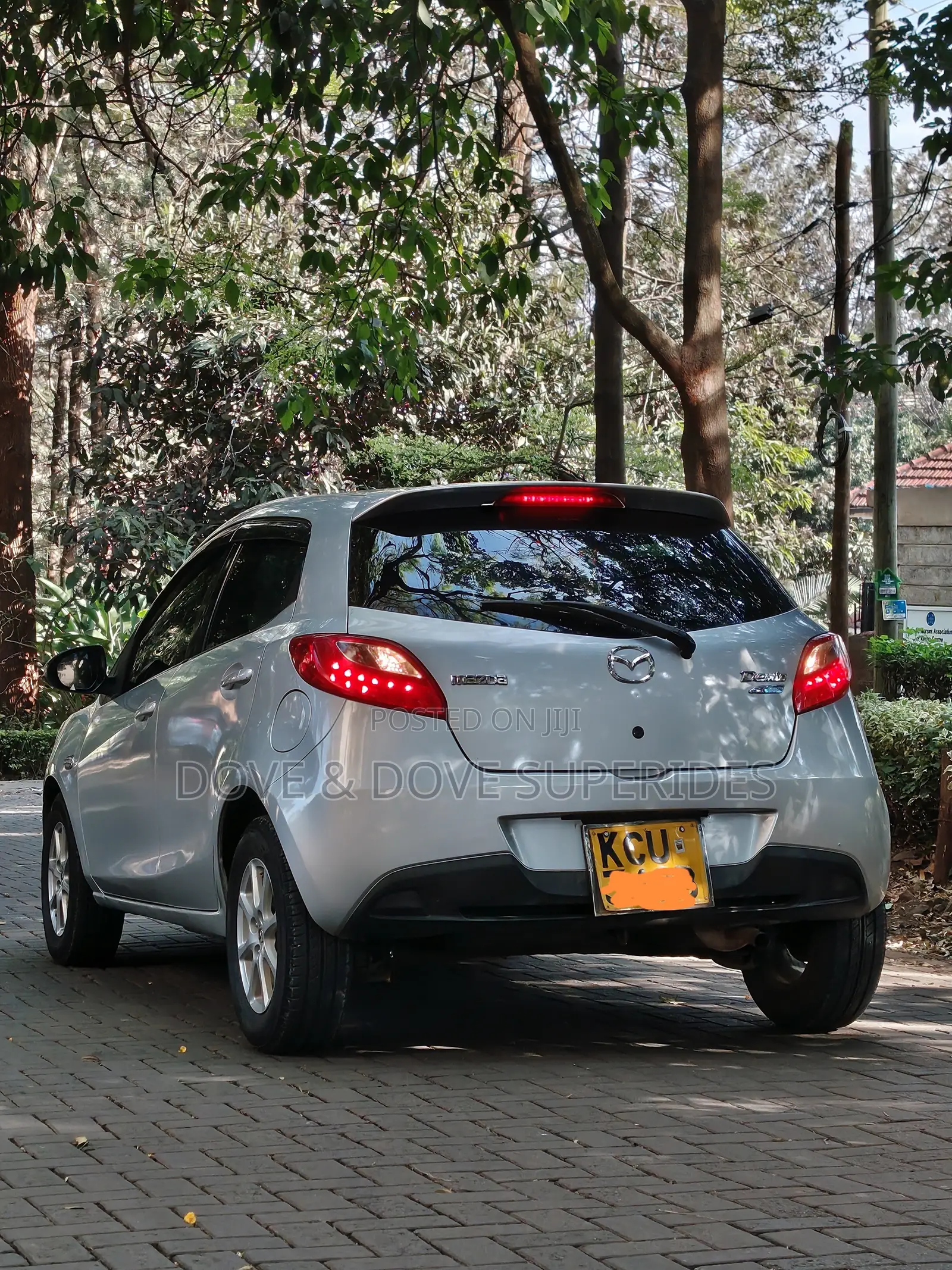 Mazda Demio 2012 Silver