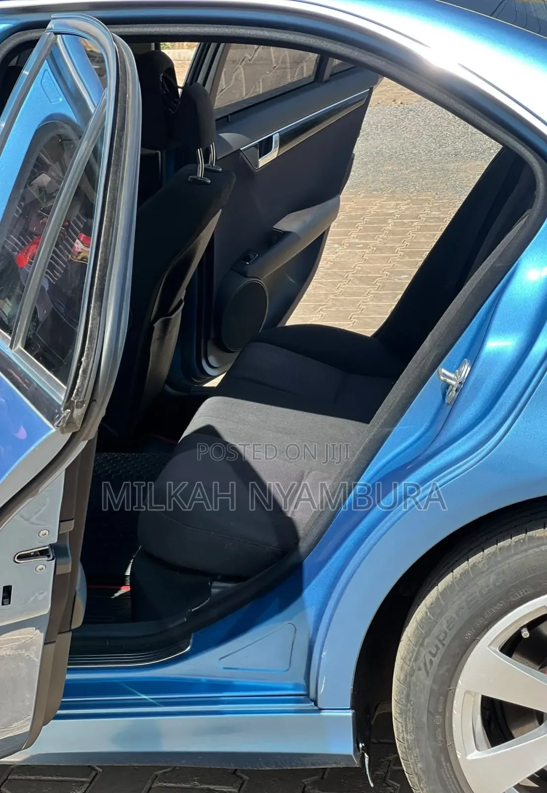 Mercedes-Benz E250 2010 Blue