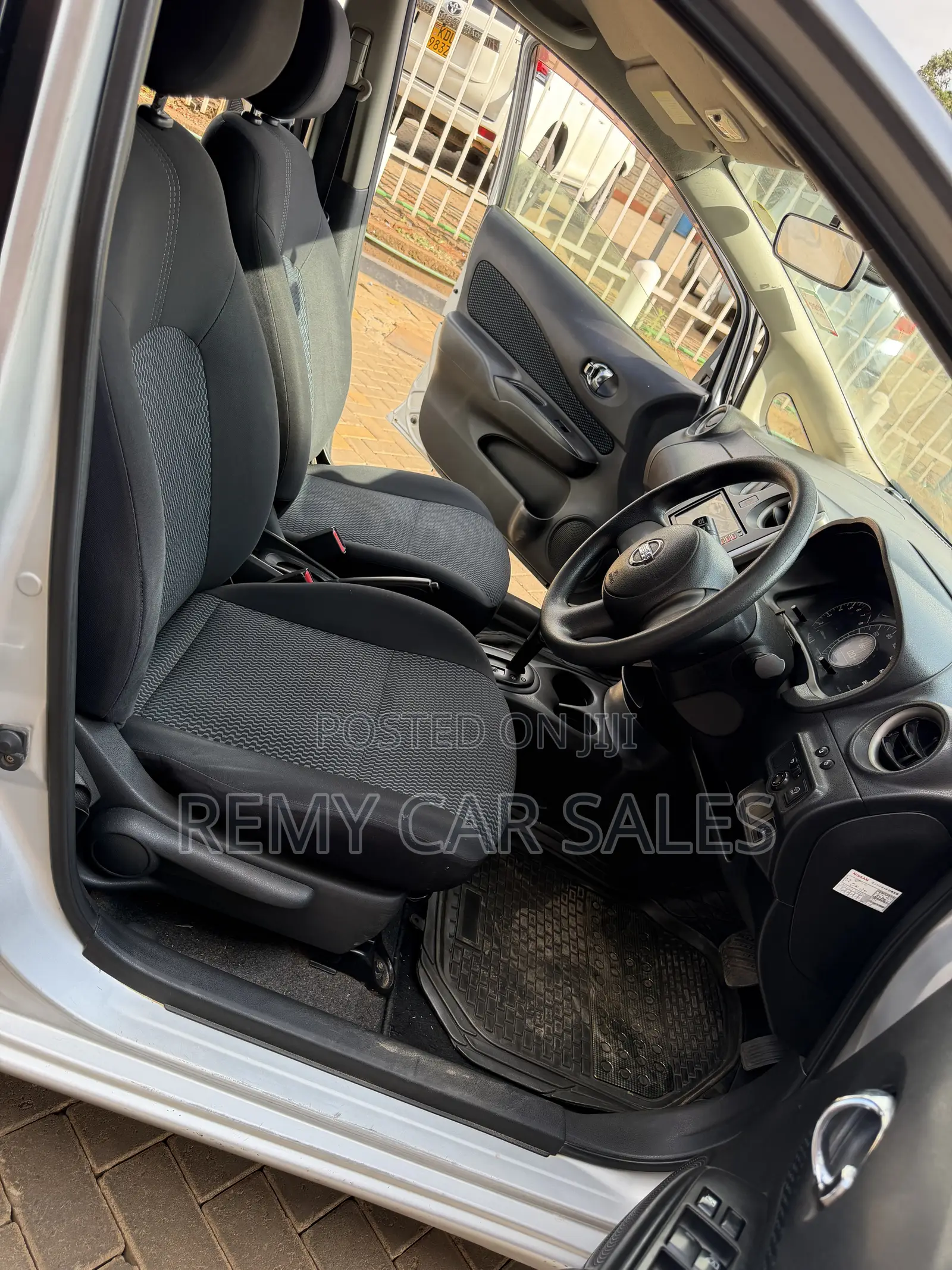 Nissan Note 2012 Silver