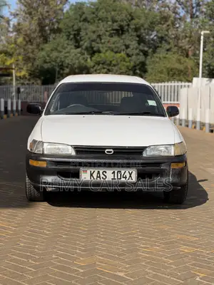 Toyota Corolla 2000 White