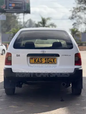 Toyota Corolla 2000 White
