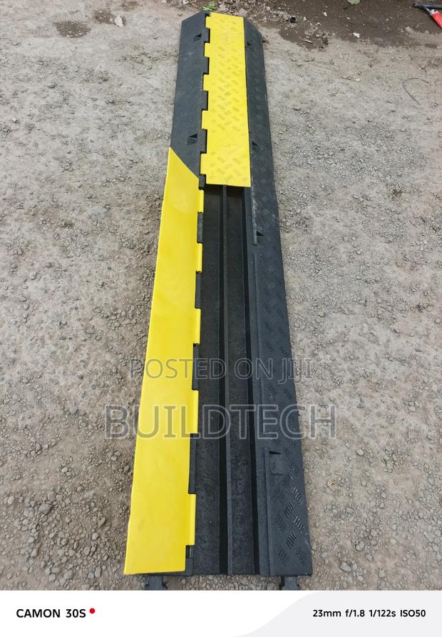 Durable 2 Channel Cable Protector – Heavy Duty Cable Ramp - thumbnail 2