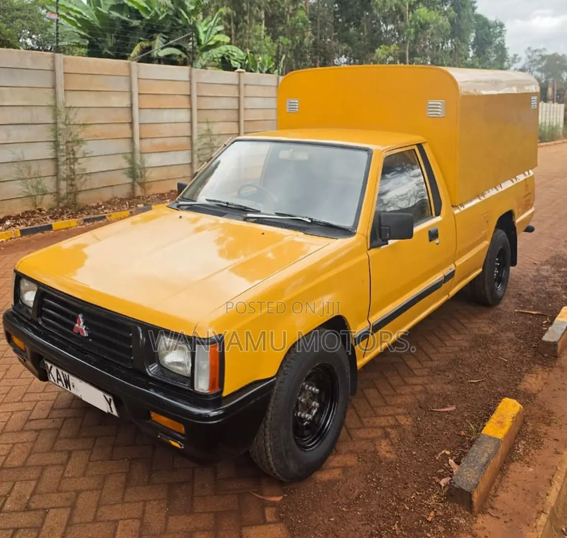 Mitsubishi L200 2006 Yellow