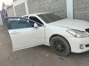 Toyota Crown 2009 White