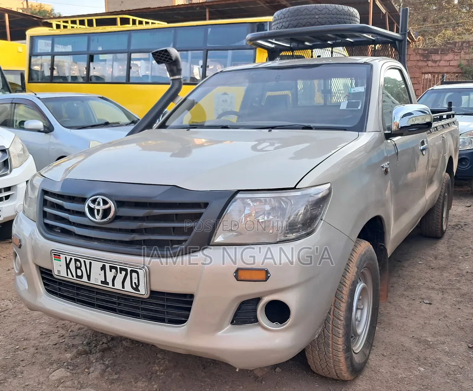 Toyota Hilux 2013 Gray