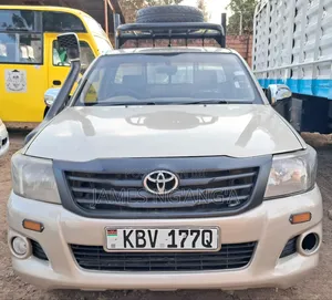 Toyota Hilux 2013 Gray
