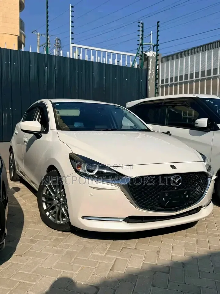 Mazda 2 2019 White