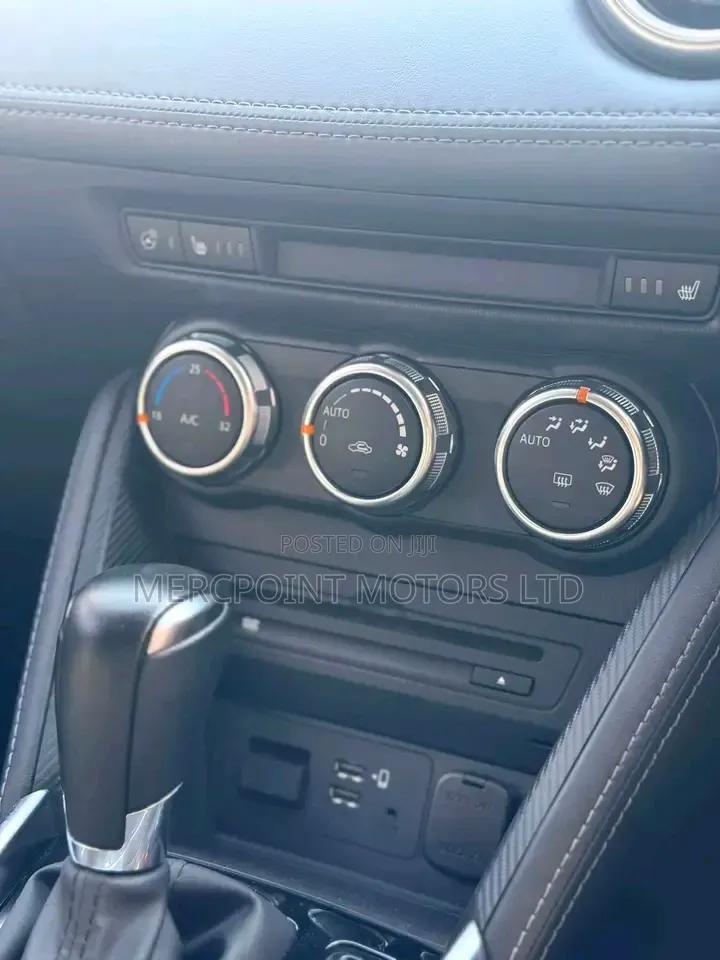 Mazda 2 2019 White