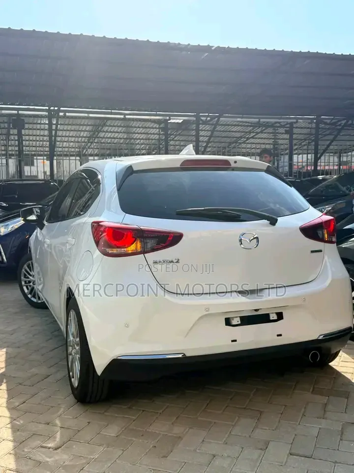 Mazda 2 2019 White