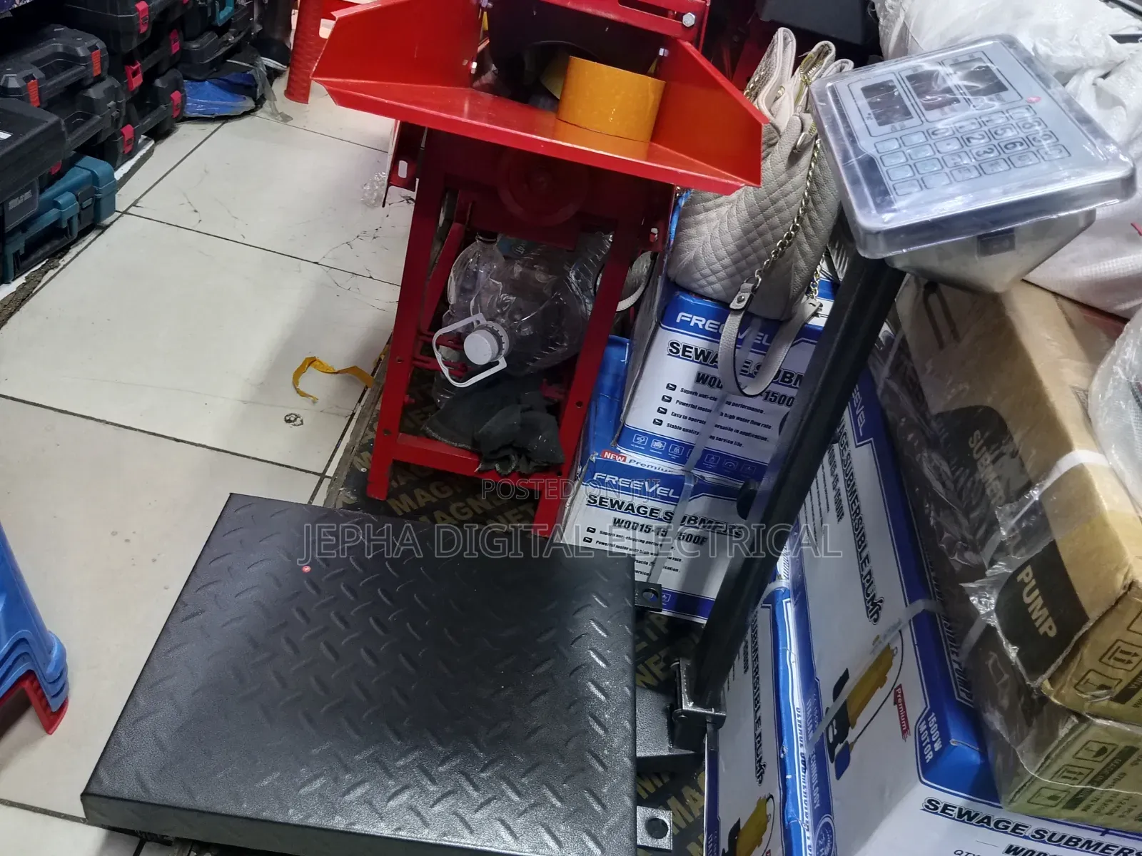 300 Kg Scale With Guard
