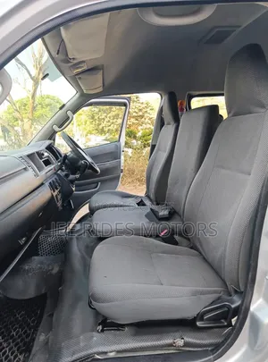Toyota HiAce 2014 Grey