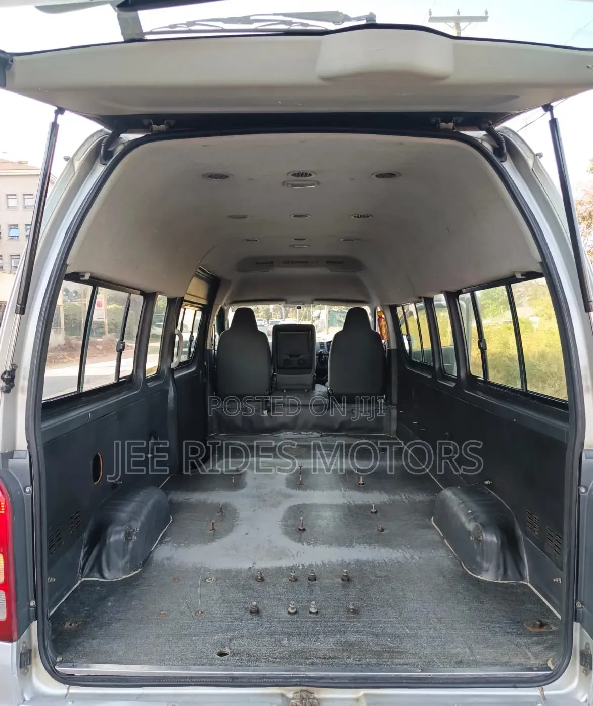 Toyota HiAce 2014 Grey
