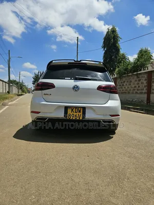 Volkswagen Golf 2018 White