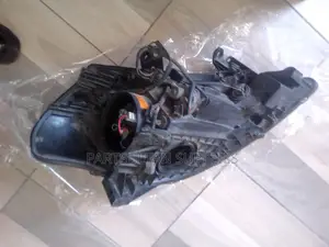 Left Hand Side Nissan Tilda 2008 Headlight