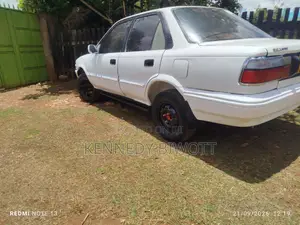 Toyota Corolla 1991 White