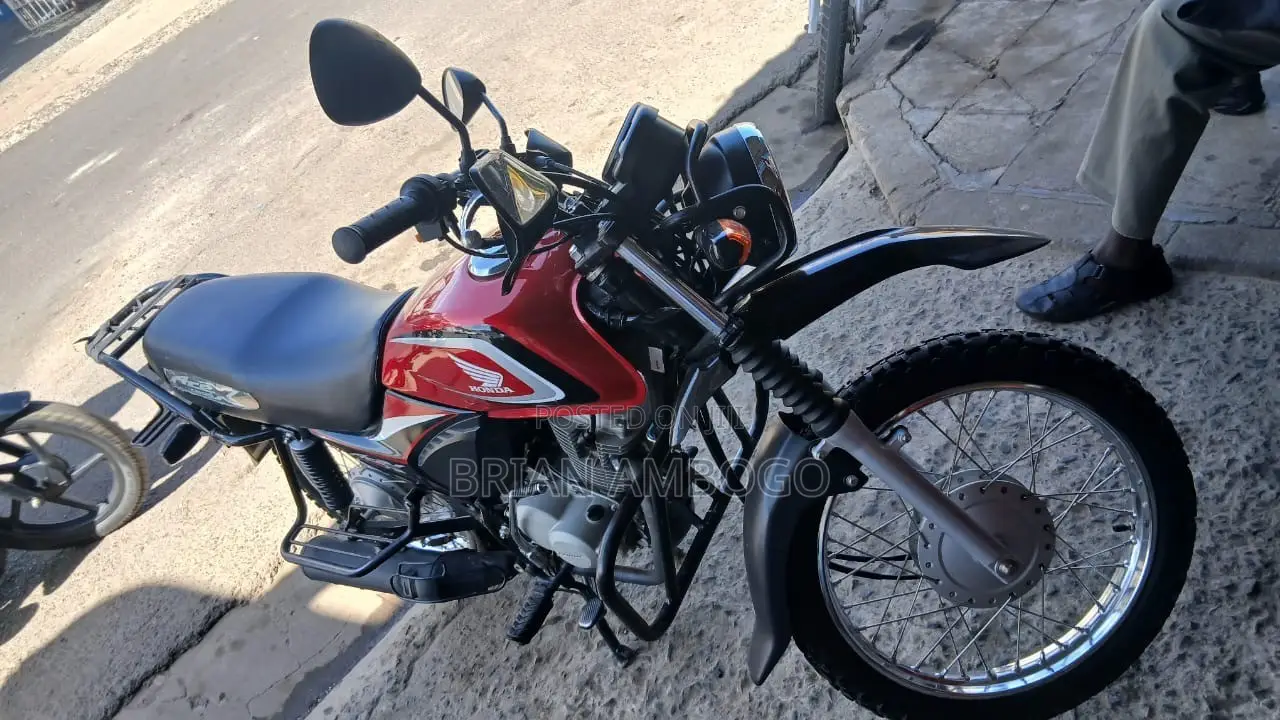 Honda CB 2022 Red