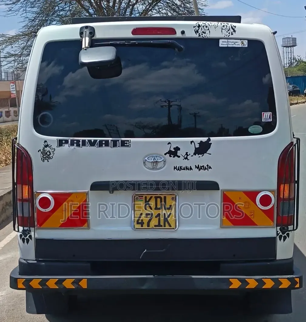 Toyota HiAce 2015