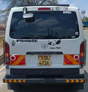 Toyota HiAce 2015